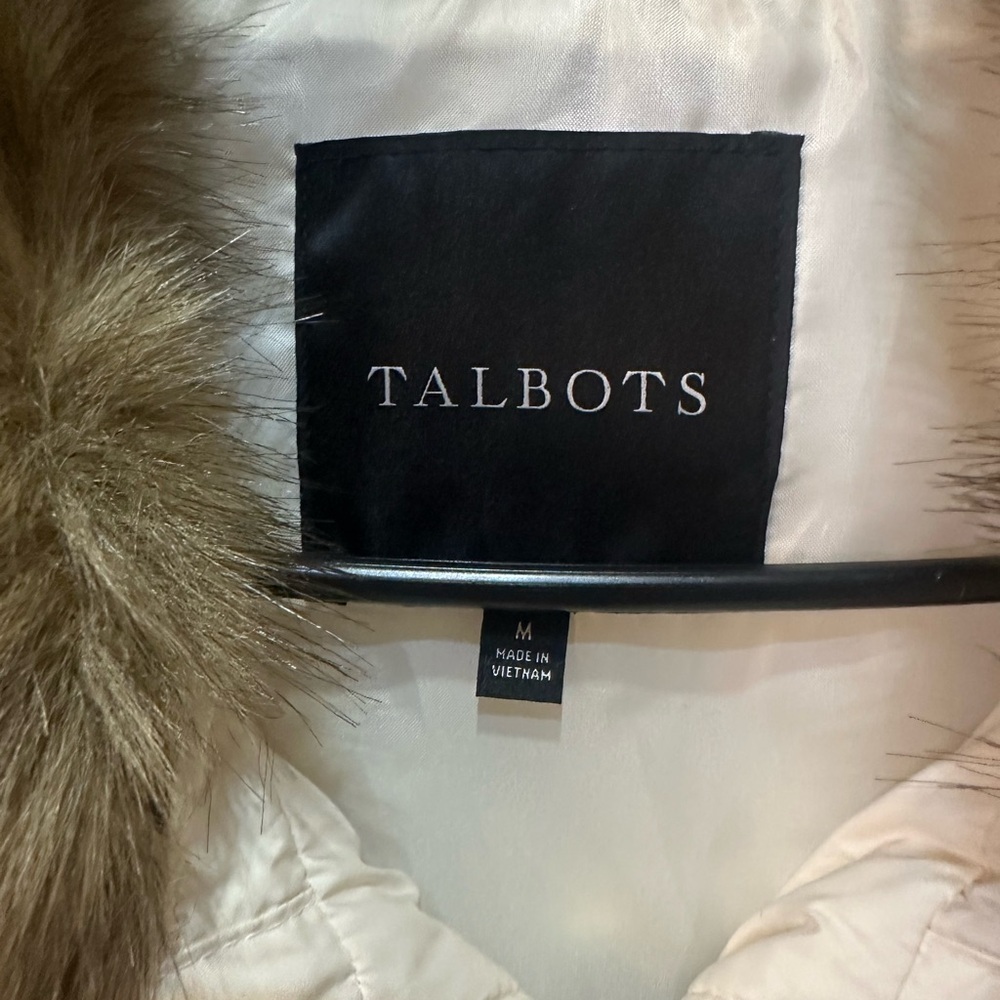 Talbots Cream Down-Filled Puffer Vest W/Faux Fur Trim Collar Woman’s Medium - Picture 5 of 6
